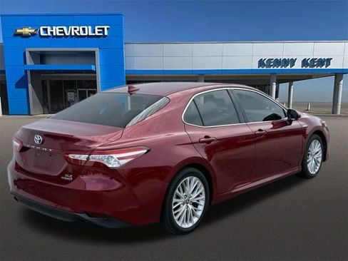 Used 2020 Toyota Camry XLE w/ Driver Assist Package FWD image 5