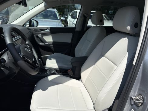 Used 2020 Volkswagen Tiguan SEL AWD/4WD image 9