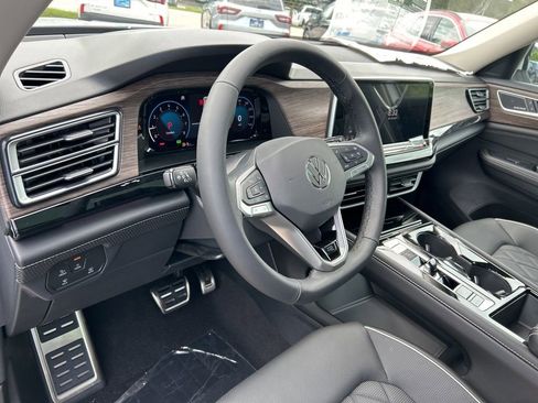 New 2026 Volkswagen Atlas SEL Premium R-Line AWD/4WD image 17