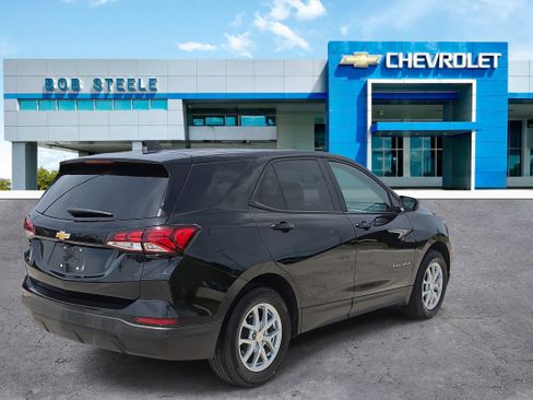 Certified 2024 Chevrolet Equinox LS w/ LS Convenience Package FWD image 3