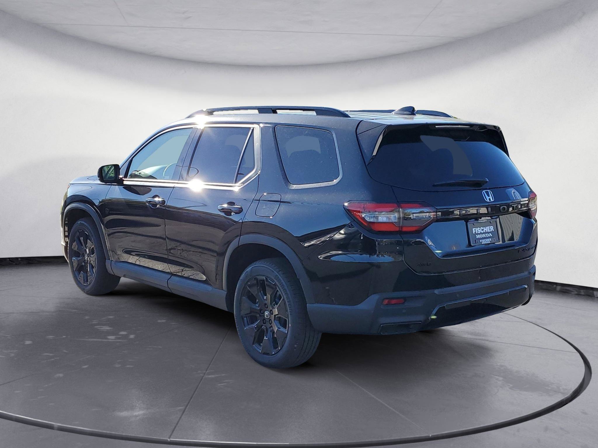 New 2026 Honda Pilot Black Edition image 4