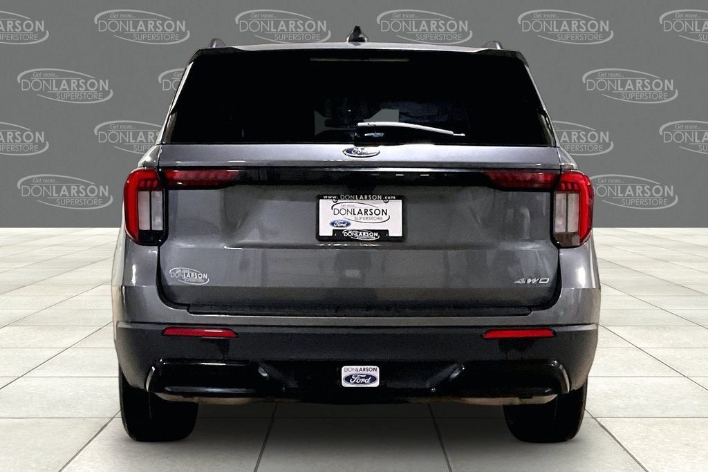 Certified 2025 Ford Explorer ST-Line AWD/4WD image 9