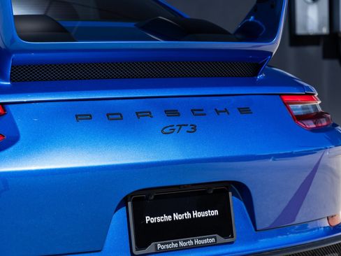 Certified 2018 Porsche 911 GT3 image 15