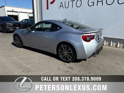 Used 2018 Toyota 86 RWD image 5
