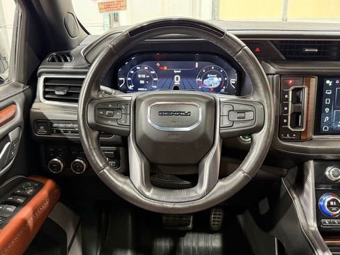 Used 2023 GMC Yukon XL Denali Ultimate AWD/4WD image 29