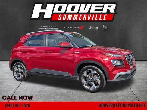 Used 2025 Hyundai Venue SEL FWD image 1