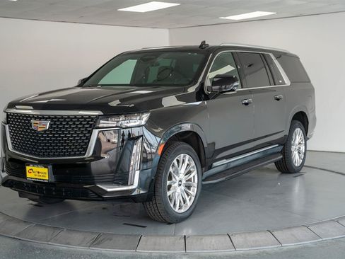 Used 2023 Cadillac Escalade ESV Premium Luxury w/ Performance Package AWD/4WD image 3