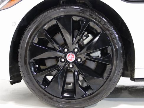 Used 2021 Jaguar XF R-Dynamic SE image 75