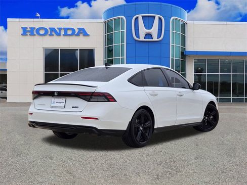 Used 2023 Honda Accord Sport image 3