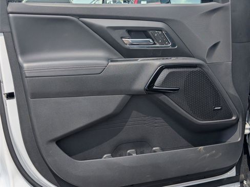 New 2025 Chevrolet Silverado EV LT image 12