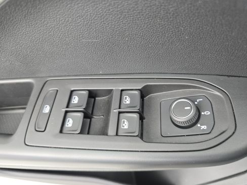 Used 2025 Volkswagen Taos S FWD image 27