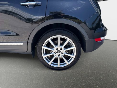 Used 2019 Lincoln MKC Reserve FWD image 10