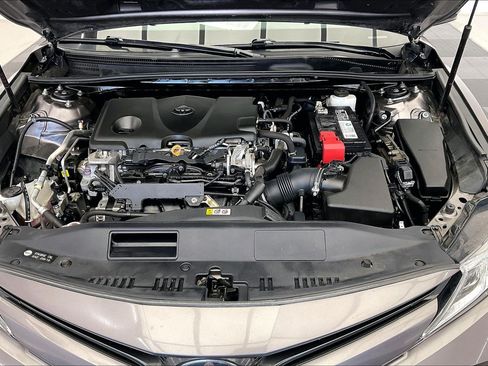 Used 2019 Toyota Camry LE FWD image 7