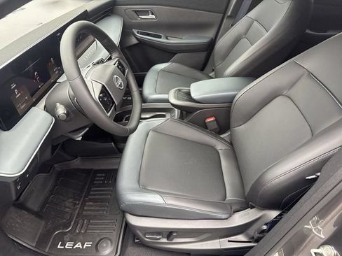 Used 2026 Nissan Leaf SV+ w/ Floor Mat Package (SV+) FWD image 14