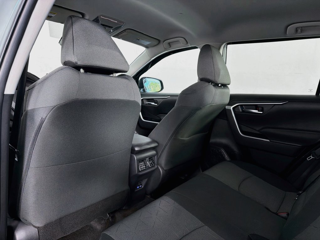 Used 2022 Toyota RAV4 XLE FWD image 37