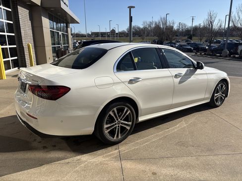Used 2023 Mercedes-Benz E 350 4MATIC Sedan image 10