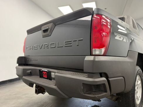 Used 2003 Chevrolet Avalanche 4x4 w/ Suspension Package, Off-Road image 21
