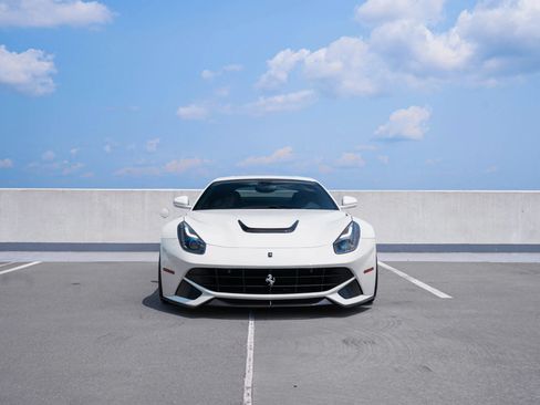 Used 2015 Ferrari F12 Berlinetta RWD image 4