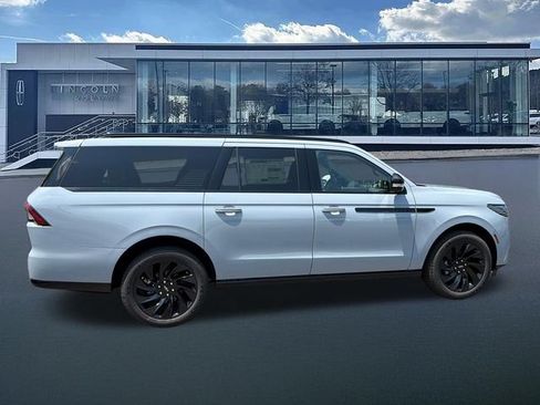 New 2027 Lincoln Navigator L Reserve w/ Jet Appearance Package AWD/4WD image 8