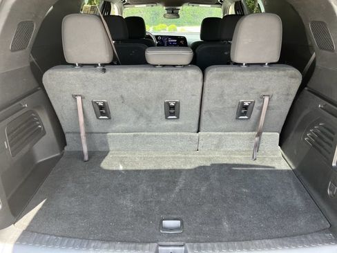 Used 2024 Chevrolet Traverse LT FWD image 26