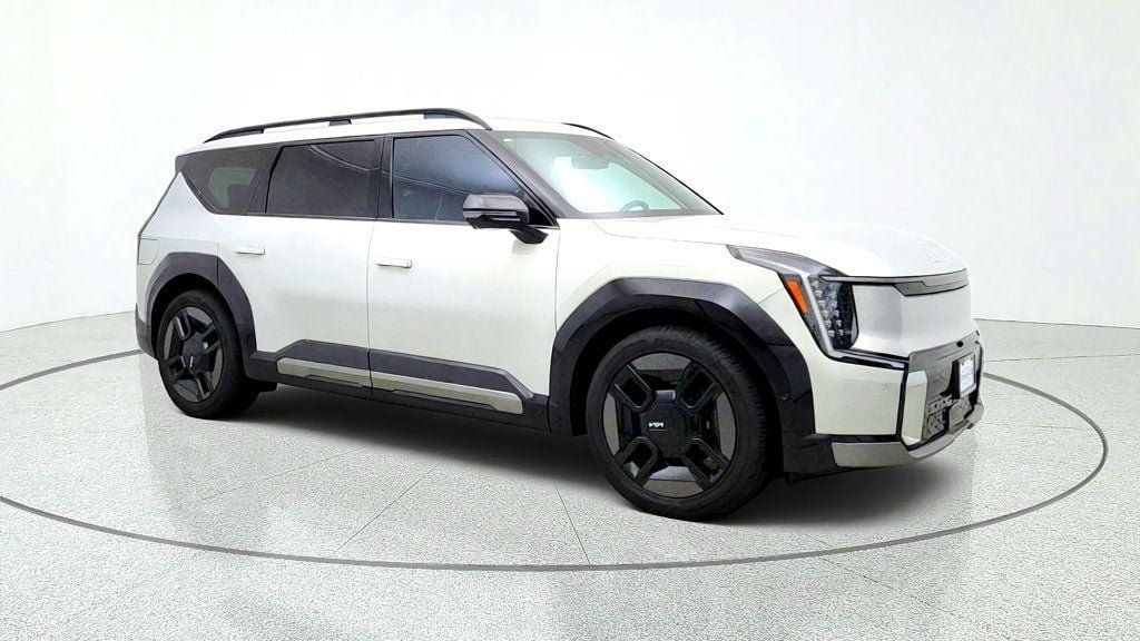 Used 2024 Kia EV9 GT-Line AWD/4WD image 3