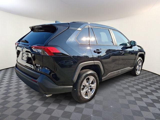 Used 2025 Toyota RAV4 XLE FWD image 6