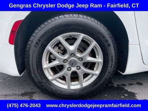 Certified 2024 Chrysler Voyager LX FWD image 10