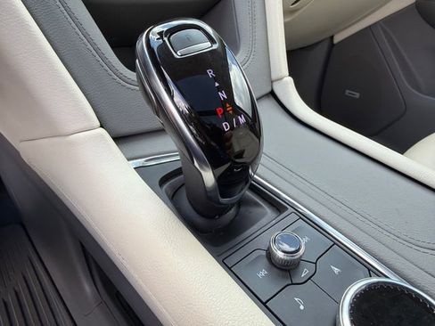 Used 2020 Cadillac XT6 Premium Luxury FWD image 32