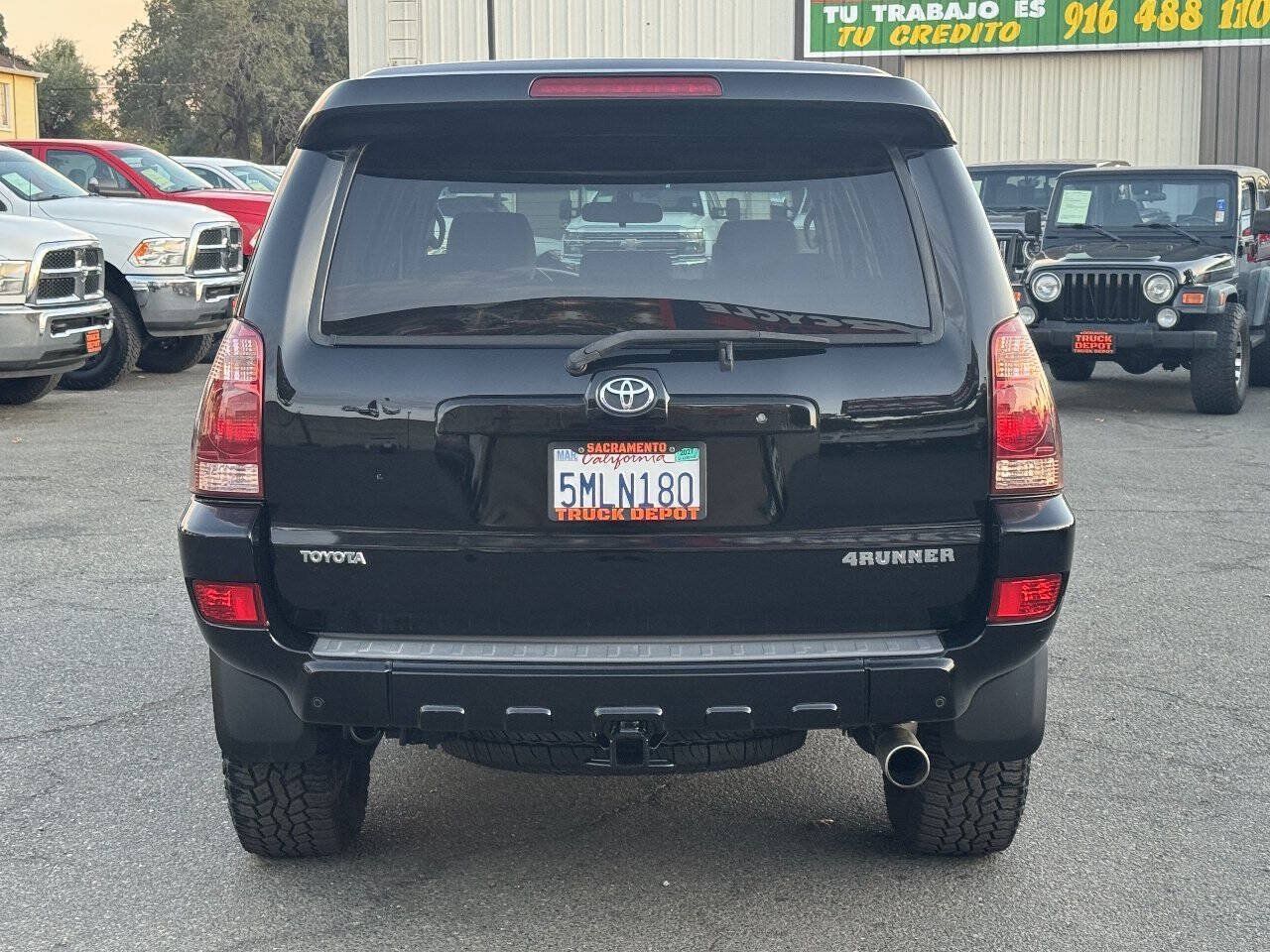 Used 2005 Toyota 4Runner SR5 AWD/4WD image 6