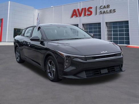 Used 2025 Kia K4 FWD image 3