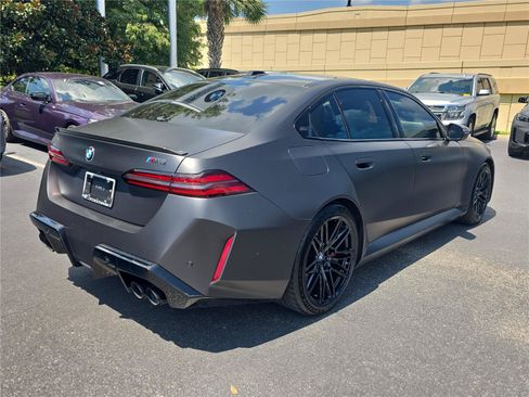 Used 2025 BMW M5 w/ Carbon Package AWD/4WD image 4