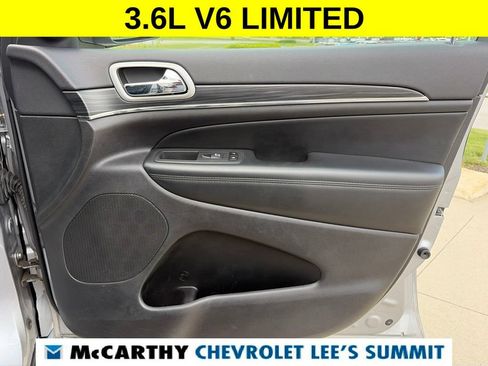Used 2019 Jeep Grand Cherokee Limited AWD/4WD image 26