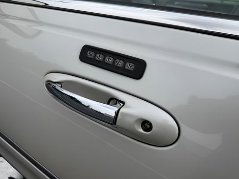 Used 2007 Lincoln Town Car Signature Limited RWD image 9