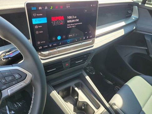 New 2026 Volkswagen Tiguan SE FWD image 26