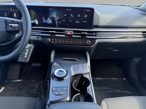New 2026 Kia Sportage LX image 11