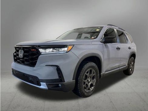 New 2025 Honda Pilot TrailSport image 1
