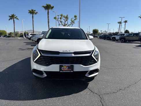 Used 2023 Kia Sportage LX FWD image 3