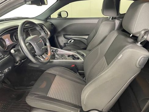 Used 2018 Dodge Challenger R/T w/ Driver Convenience Group RWD image 2