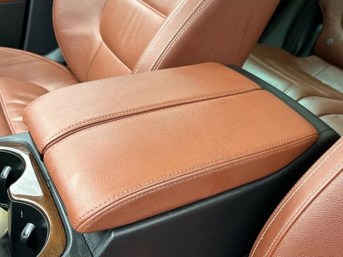 Used 2015 Volkswagen Touareg TDI image 34