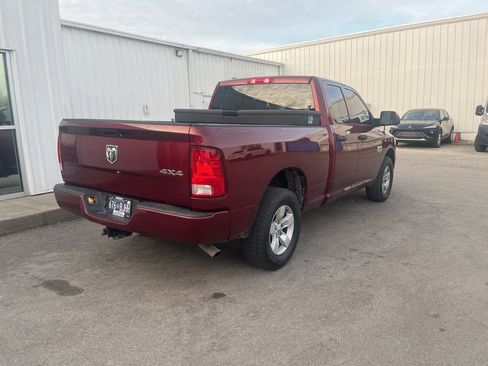 Used 2019 RAM 1500 Express AWD/4WD image 3