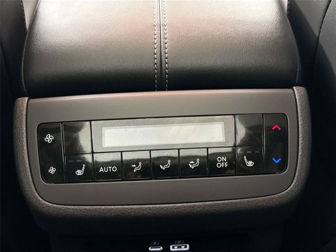 Used 2025 Nissan Pathfinder SL w/ SL Premium Package FWD image 35