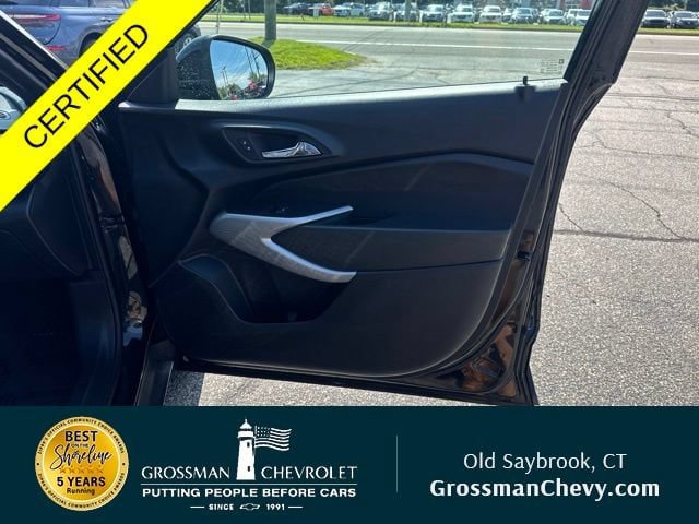 Used 2024 Chevrolet Trax RS w/ Sunroof Package FWD image 25
