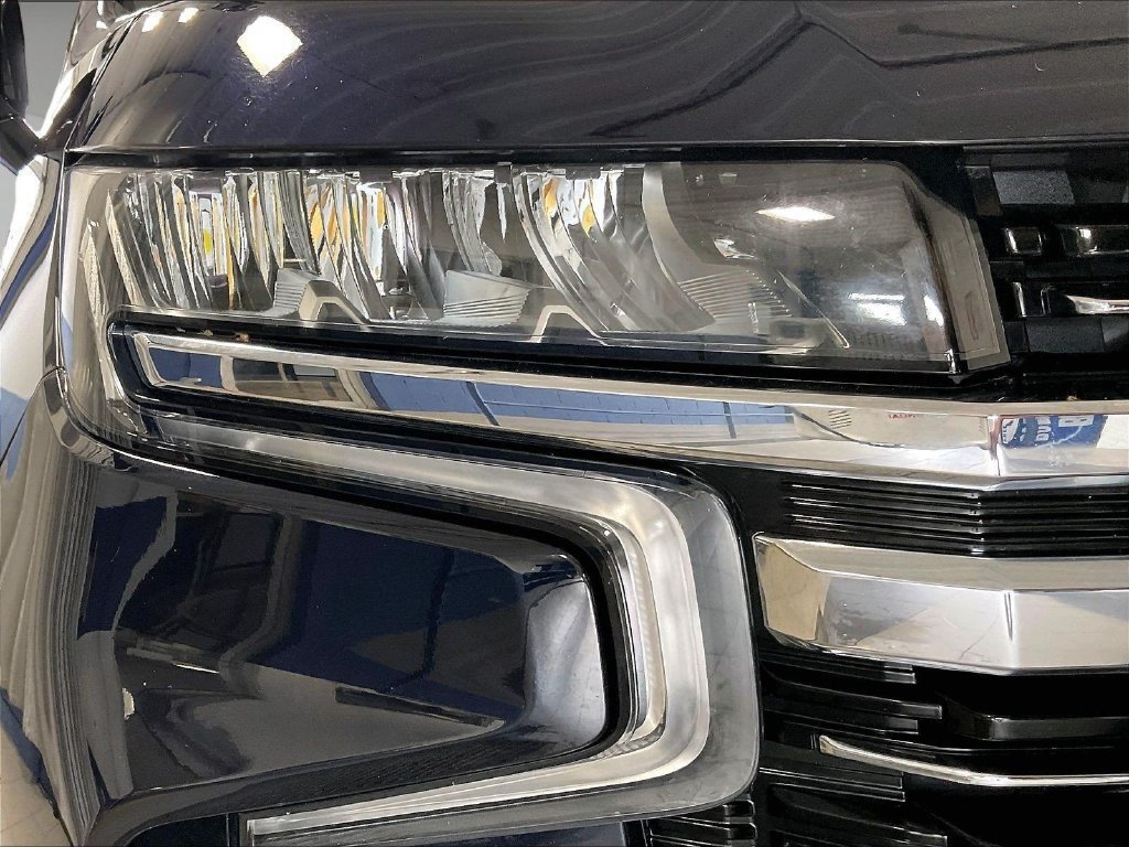 Used 2024 Chevrolet Suburban LT AWD/4WD image 33
