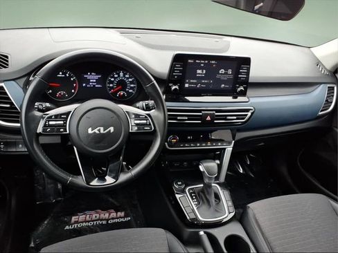 Used 2023 Kia Seltos S image 11