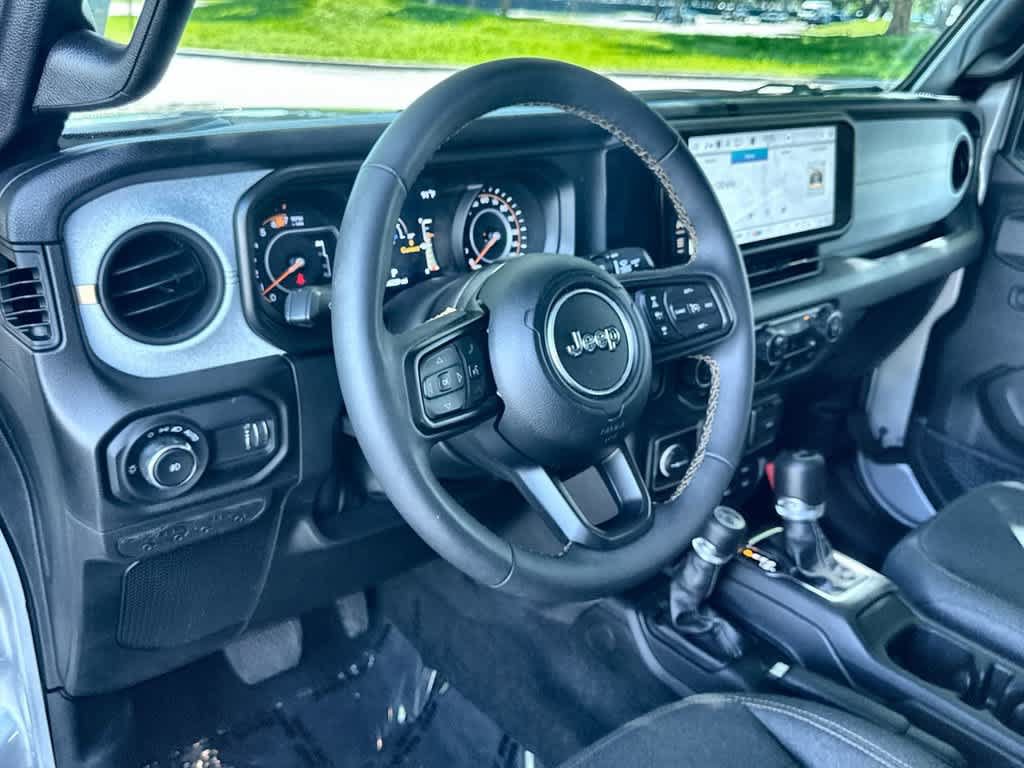 Used 2024 Jeep Wrangler Unlimited Sport AWD/4WD image 13