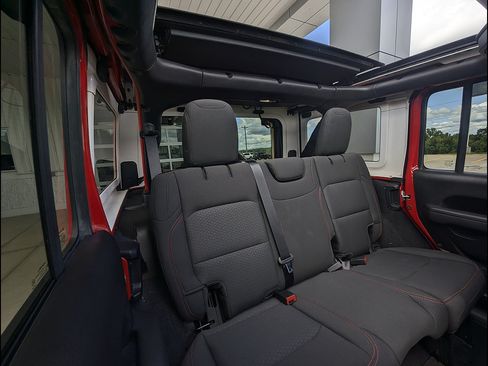 Used 2023 Jeep Wrangler Unlimited Rubicon w/ LED Lighting Group AWD/4WD image 23