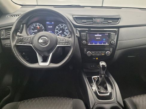 Used 2018 Nissan Rogue SV image 22