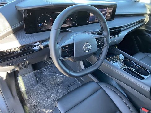 Certified 2025 Nissan Murano SV image 19