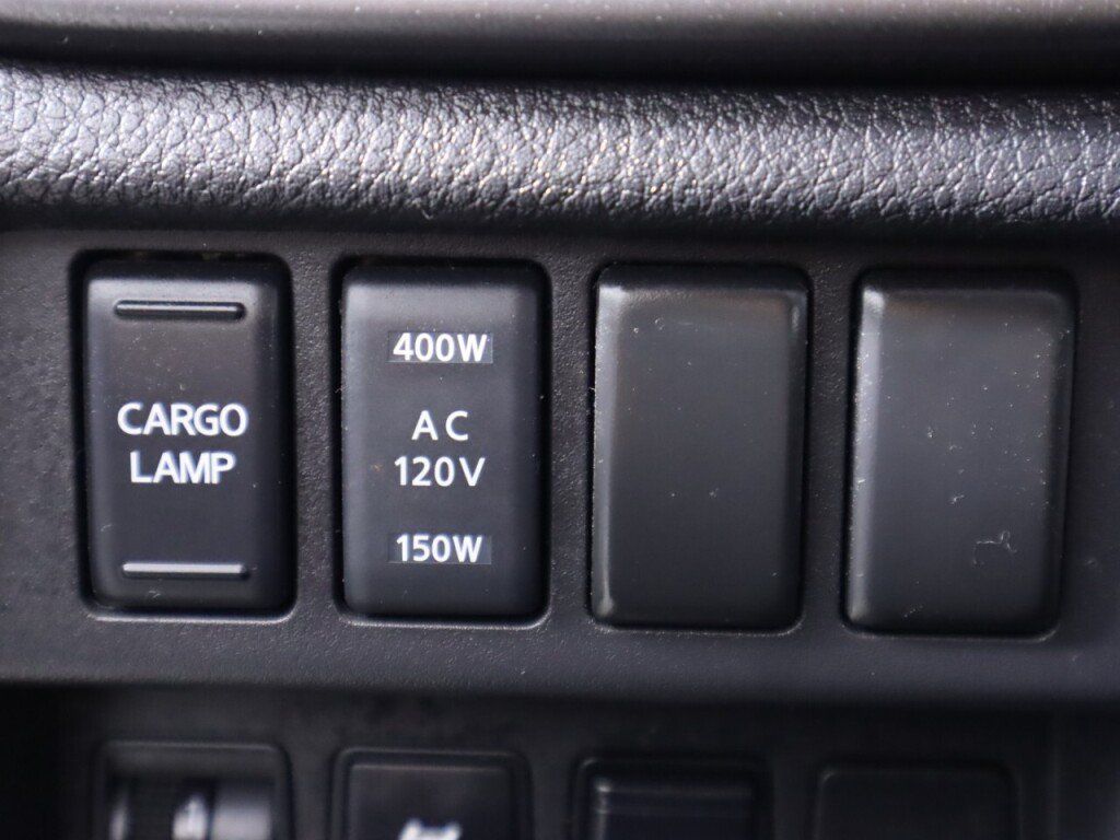Used 2022 Nissan Titan PRO-4X w/ Pro-4x Convenience Package AWD/4WD image 10