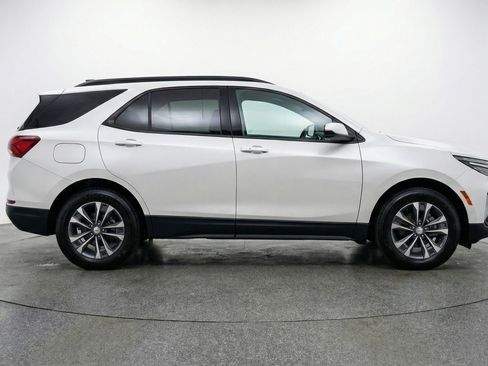 Used 2025 Chevrolet Equinox LT FWD image 11